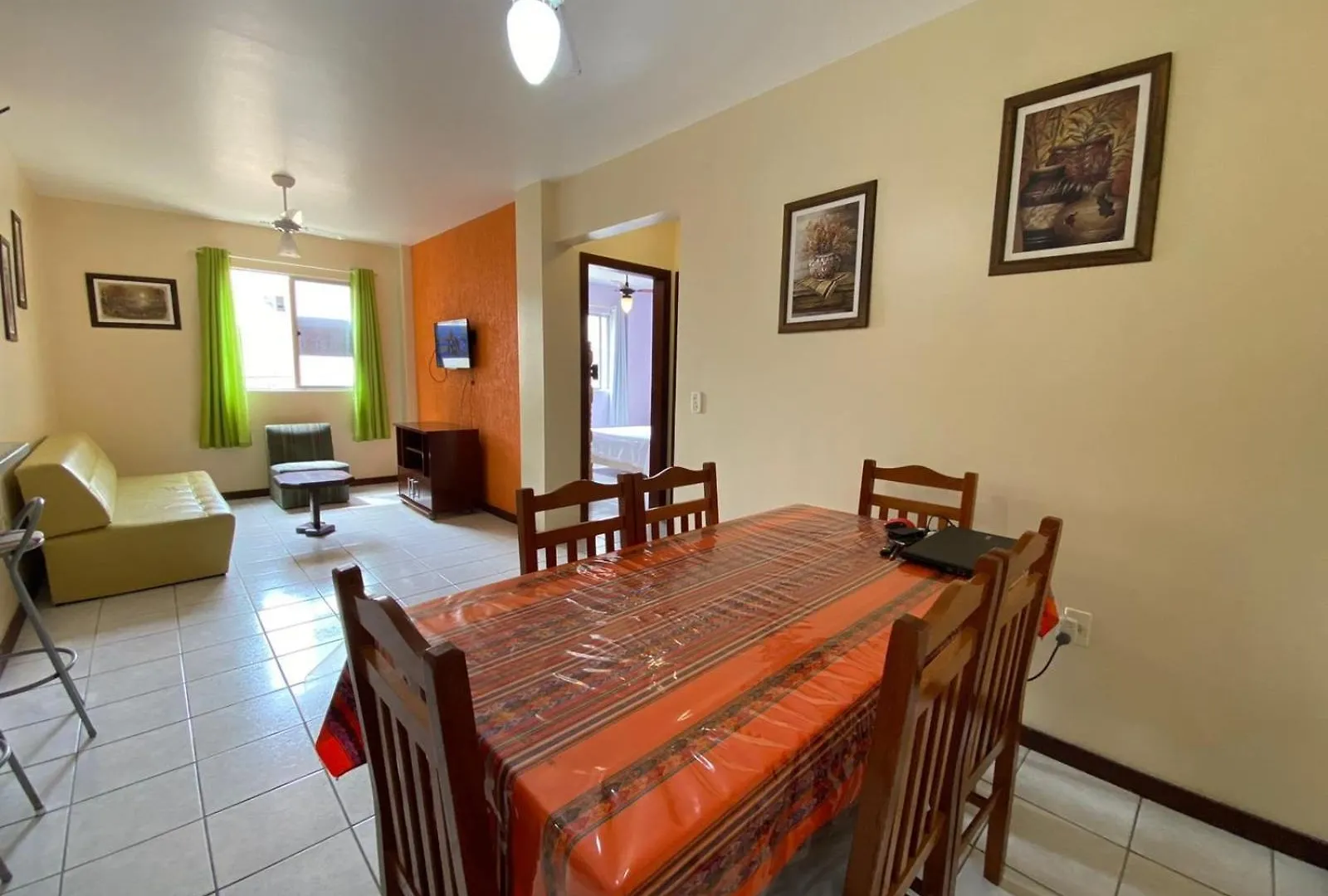 324 - Apartamento Confortavel Na Praia De Bombas Bombinhas 0*,  Brazil