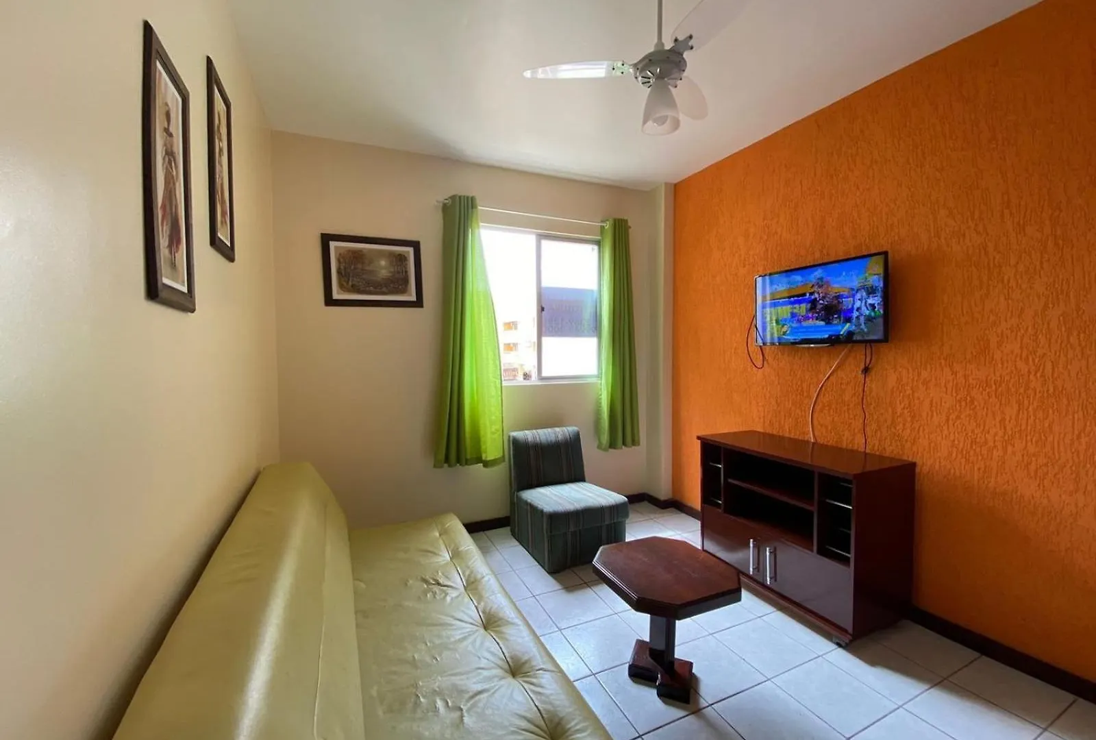 324 - Apartamento Confortavel Na Praia De Bombas Bombinhas 0*,  Brazil